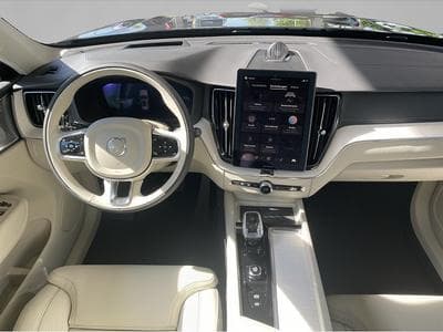 Volvo XC60 (2025) - Photo 8