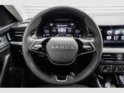 Skoda Scala 1,0 TSI DSG (2025) - Foto 8