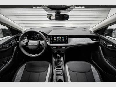 Skoda Scala 1,0 TSI DSG (2025) - Foto 5