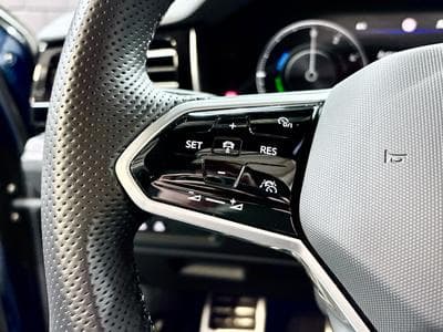 VW Touareg 3.0 R 4Motion eHybrid 462 CV ** Toit ouvrant ** Susp. pneuma (2022) - Photo 13