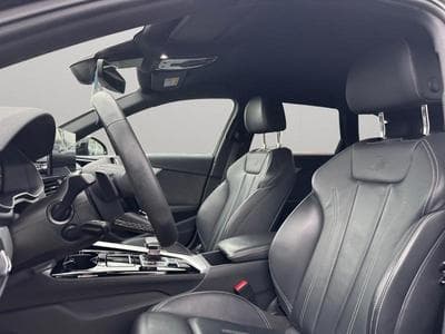 Audi A4 Avant S Line / Diesel (2022) - Photo 12