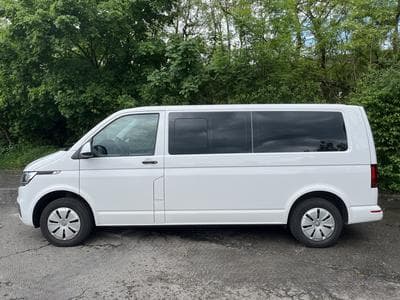 VW Transporter 2.0 TDI 9 places (2023) - Photo 1