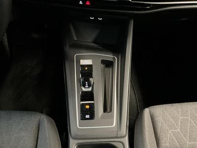 VW Golf Life+DSG+LED+Navi (2025) - Photo 12