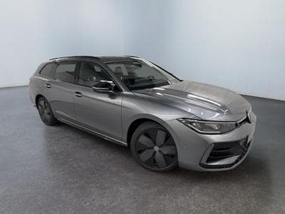 VW Passat Variant R-Line (2025) - Photo 1