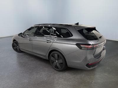 VW Passat Variant R-Line (2025) - Photo 5