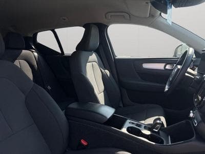 Volvo XC40 T3 Momentum Pro / Essence (2021) - Photo 15