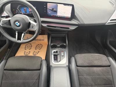 BMW 120 I Pack M / Panoramique / Essence (2025) - Photo 3