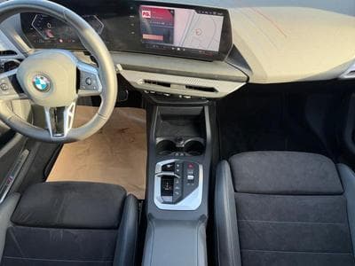 BMW 120 I Pack M / Panoramique / Essence (2025) - Photo 3