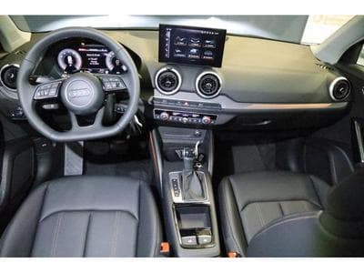 Audi Q2 35 TFSI S Tronic (2024) - Photo 2