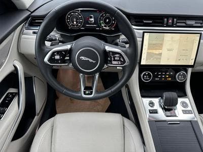 Jaguar F-Pace P400e AWD / Hybride (2022) - Photo 14