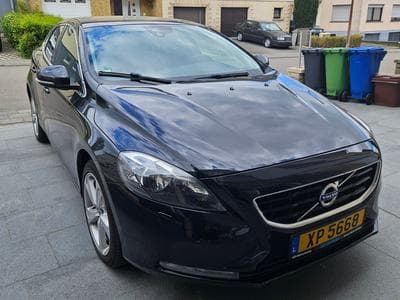 V40
