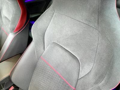 VW Golf GTI Clubsport 2.0 TSI 300CV DSG7 *Toit Ouvrant* *Sièges Chau (2022) - Photo 9