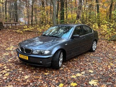BMW 320 i - e46 (2002) - Photo 1