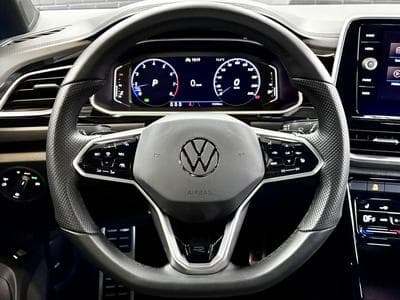 VW T-Roc R-line 150 CV DSG 7 TSI ** Caméra ** ACC ** (2022) - Photo 10