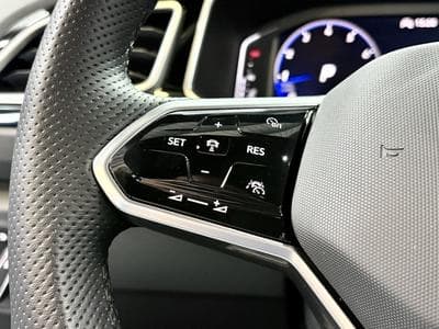 VW T-Roc R-line 150 CV DSG 7 TSI ** Caméra ** ACC ** (2022) - Photo 11