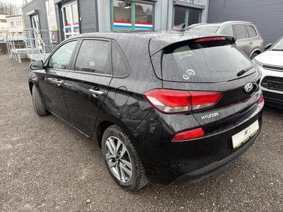 i30