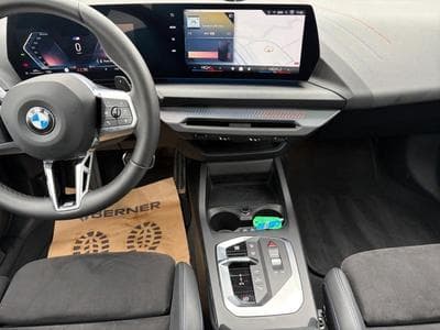 BMW 120 I Pack M / Panoramique / Essence (2025) - Photo 10