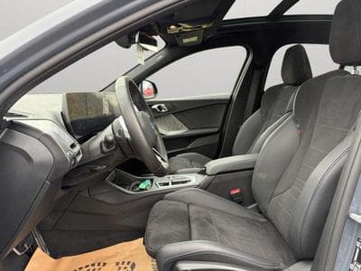 BMW 120 I Pack M / Panoramique / Essence (2025) - Photo 9