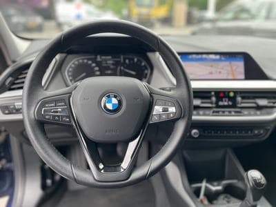BMW 116 D Advantage (2021) - Photo 8