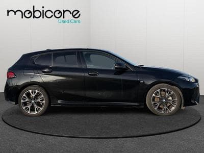 BMW 120 I Pack M / Panoramique / Essence (2025) - Photo 6