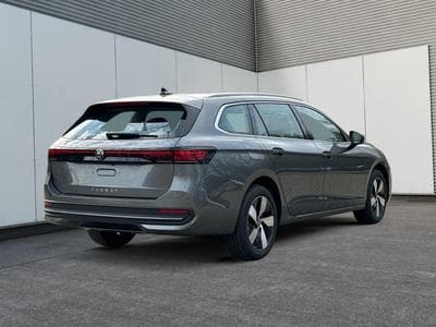 VW Passat Variant Business (2025) - Photo 3