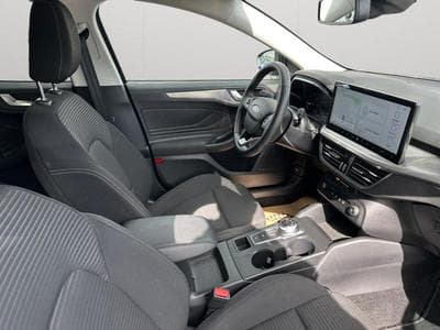 Ford Focus Titanium / Auto / Diesel (2024) - Foto 10