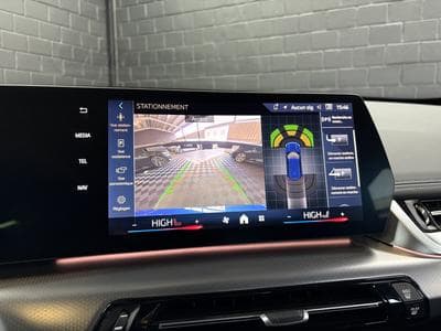 BMW X1 18i sDrive 136 CV M-Sport * Hayon * Caméra * Sièges chauffan (2025) - Photo 12