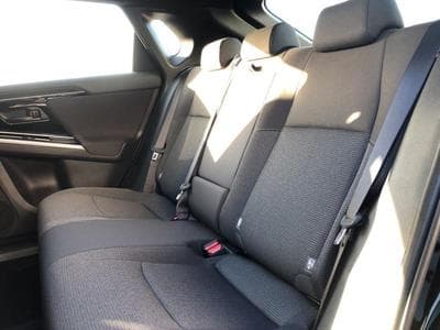 Toyota bZ4X 2WD Dynamic (2025) - Photo 11