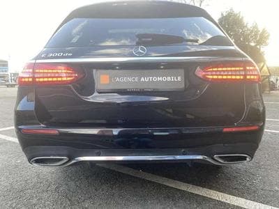 Mercedes E 300 e HYBRIDE BREAK AMG Line 4 Matic (2023) - Foto 6