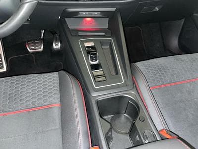 VW Golf GTI VIII Clubsport 2.0 TSI 300CV (2022) - Photo 10