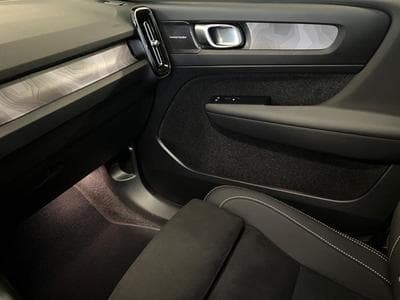 Volvo EX40 Black Edition Plus (2024) - Photo 11