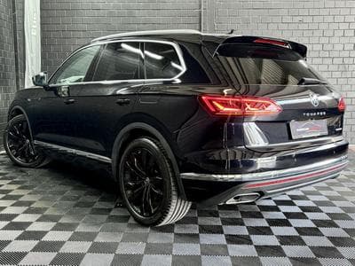 VW Touareg 3.0 TSi V6 PHEV 4MOTION Elegance 381 CV (2022) - Photo 4