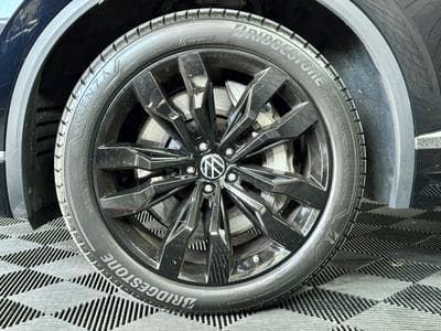 VW Touareg 3.0 TSi V6 PHEV 4MOTION Elegance 381 CV (2022) - Photo 9