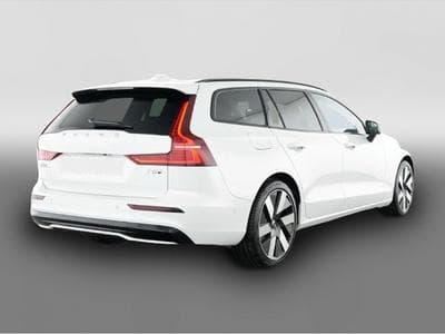Volvo V60 (2024) - Photo 2