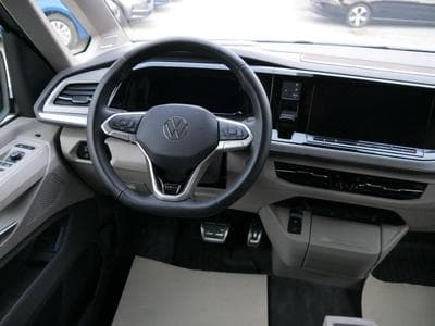 VW Multivan Goal (2025) - Photo 11