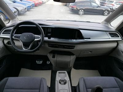 VW Multivan Goal (2025) - Photo 13