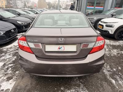 Honda Civic 1.8 140 VTEC Sedan (2016) - Photo 4