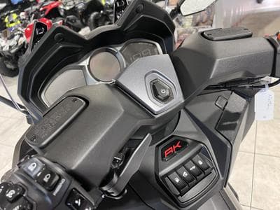 Kymco AK Premium immatriculee 0 kilometres (2026) - Foto 6