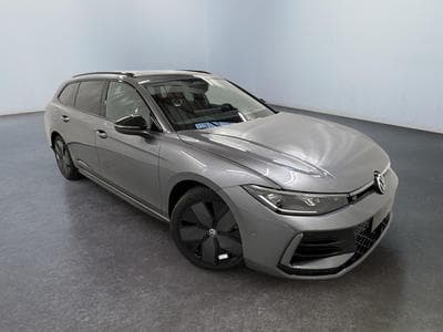 VW Passat Variant R-Line (2026) - Photo 1