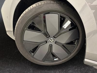 VW Passat Variant R-Line (2026) - Photo 11