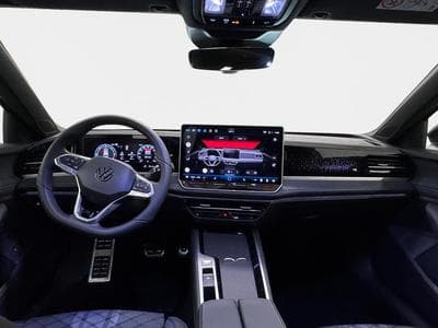 VW Passat Variant R-Line (2026) - Photo 12