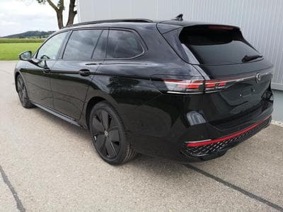 VW Passat Variant 2.0 TDI 142 kW 4Motion R-Line (2026) - Photo 2