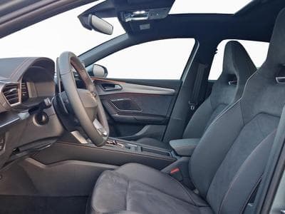 Cupra Leon VZ e-Hybrid (2025) - Photo 10