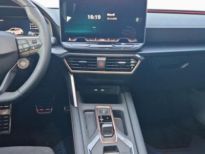 Cupra Leon VZ e-Hybrid (2025) - Photo 12