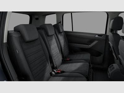 VW Touran Highline R-Line 1.5 TSI 7-Gang DSG (2025) - Photo 11