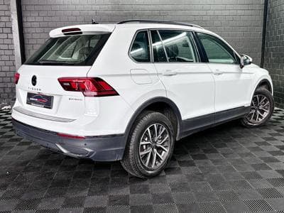 VW Tiguan Life ACTIVE 1.4 eHybrid TSI 245CV DSG6 *Attelage* *Caméra* (2022) - Photo 6
