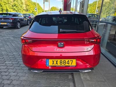 Seat Leon FR 1.5 eTSI 115cv DSG7 Black Edition (2025) - Photo 4