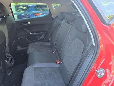 Seat Leon FR 1.5 eTSI 115cv DSG7 Black Edition (2025) - Photo 6