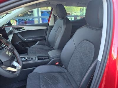 Seat Leon FR 1.5 eTSI 115cv DSG7 Black Edition (2025) - Photo 7