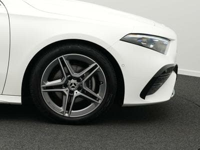 Mercedes Classe A AMG-Line Multi+Kamera+AHK+Ambi (2025) - Foto 8